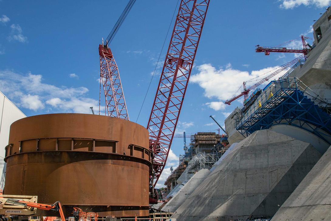 The second to last penstock segment waits for installation on penstock unit 4. | June 2022